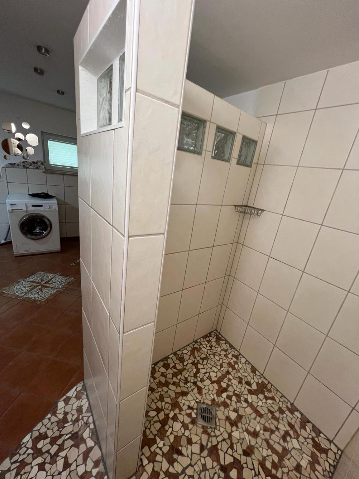 Haus Am Berzdorfer See - 3 Schlafzimmer - Ganzes Haus Zur Alleinnutzung - Terrasse - Hochwertige Ausstattung Görlitz Eksteriør bilde